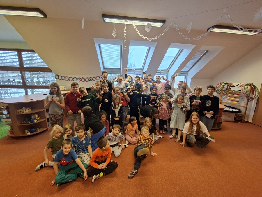 Čtení čtvrťáků předškolákům